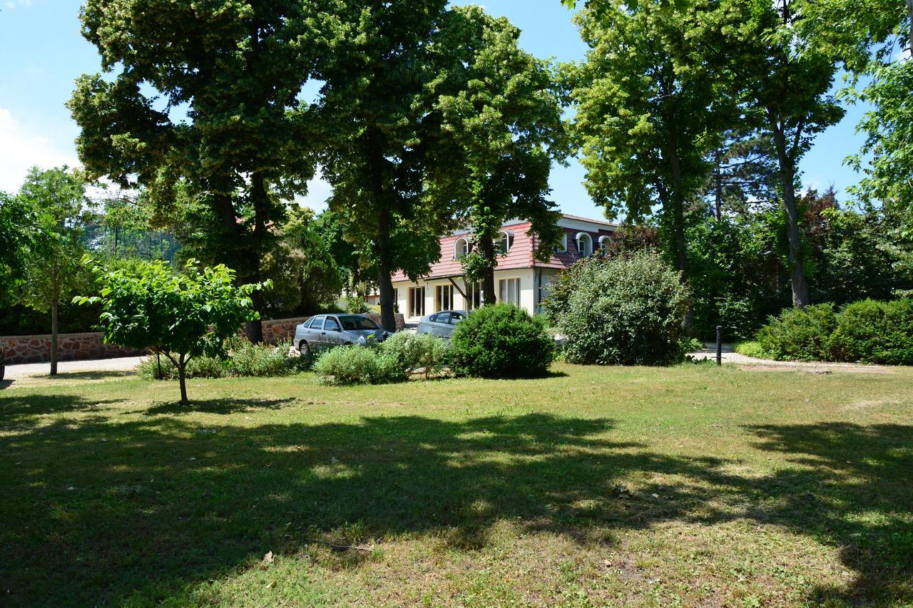 Sziget23 Hotel Abrahamhegy Exterior photo
